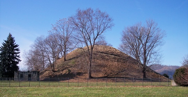Grave_Creek_Mound (Adena Cultuur)