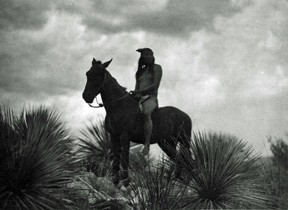 Apache scout (Curtis 1903)